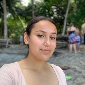 Meet your Posher, Andrea